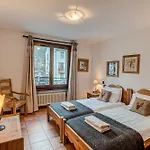 Апартаменты Apartment Kitson, Alpes Agency, Chamonix, Sleeps 6 Шамони
