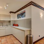 Apartment Kitson, Alpes Agency, Chamonix, Sleeps 6 Апартаменты