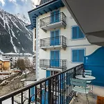 Апартаменты Apartment Kitson, Alpes Agency, Chamonix, Sleeps 6 *